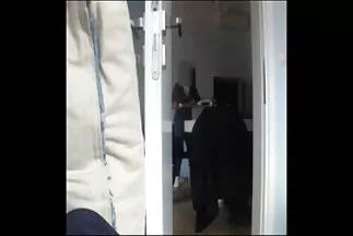 A legény felszállt, és egy túlizgatott taggal megbaszotta a kurvát. csaladi porno videok