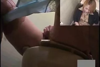 A meztelen hím behatol szeretett rákjába az sex videók családi ágyon.