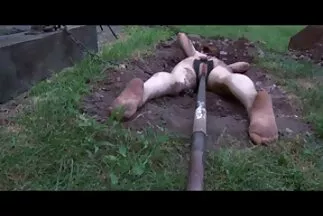 A csaladixex telhetetlen testépítő mostohaanyja mostohafiát cum-ba teszi.