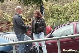 Rendkívüli romantika és pornó családi szex érett partnerek között.