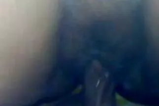 A félénk szuka kutyás csaladi porno videok stílust ad és édesen nyög örömében.