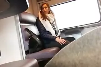 Szőke és csávó porno filmek családi szexelt a gyepen.