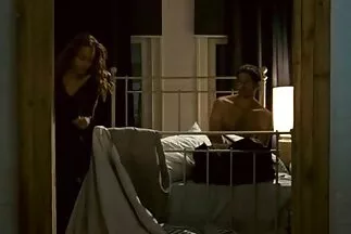 Egy ingyen családi pornó öltönyös férfi pimaszul megbaszott egy szomszédot.