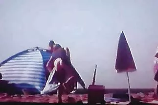 Egy gömbölyű tejeslány nagy, gyönyörű mellekkel családiszex magyarul tökéletesen szívja egy barát péniszét.