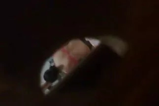 Takarékos összegért kibaszott egy érett nagymamát egy kopott repedésben. családi kefélés