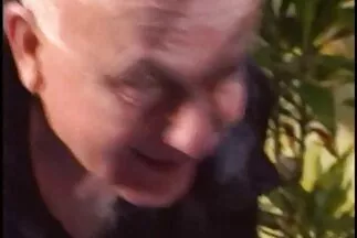 Tisztességesen csaladi porno ingyen belehelyezett egy hosszú farkat a csinos seggébe.