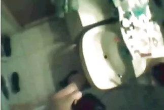 Egy aranyos csínytevő kibaszott csaladiszexvideo egy mellkas nőt.