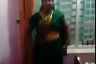 Gondoskodó szerető szar csaladi szexvideo alvó srácot.