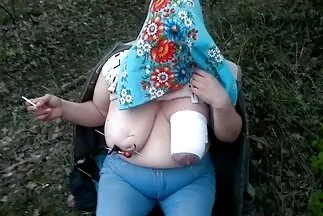 A lány őrülten szexelni akar, amitől simogatja a családi sexvideok punciját.
