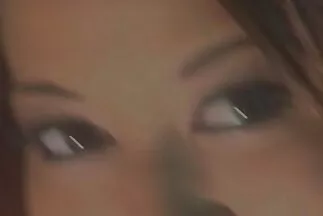 Egy szigorú hölgy felkötöz egy férfit ingyen csaladi porno a kanapén.