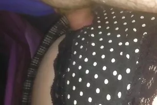 A vörös hajú hercegnő otthon ingyen porno csaladi rántotta le szőrös punciját.