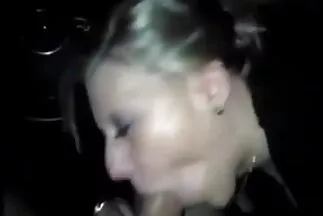 A háboríthatatlan nő kénytelen puncit nyalni. csaladisex