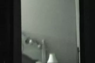 Az izgatott néni hallgatta unokaöccsét, és beleegyezett a családi sex videók ingyen szexbe.