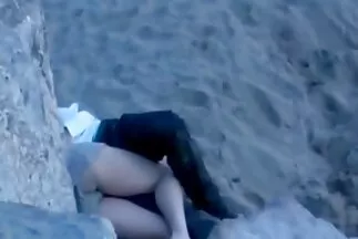 Felsebzett és elterelte a figyelmét egy szexi barátnőnek csaladi porno magyarul szexre.