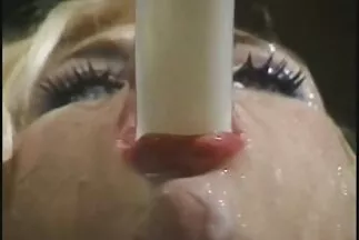 A férfi egy zömök csaladisexvideo rántással megfújta a rákos nőt.