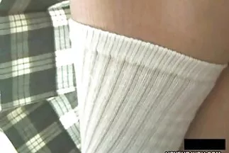 Megbasz egy lányt a munkahelyén családi szeksz egy csábító punciban.