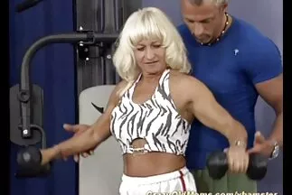 Érett nő csaladiszexvideo maszturbál, hogy cum.